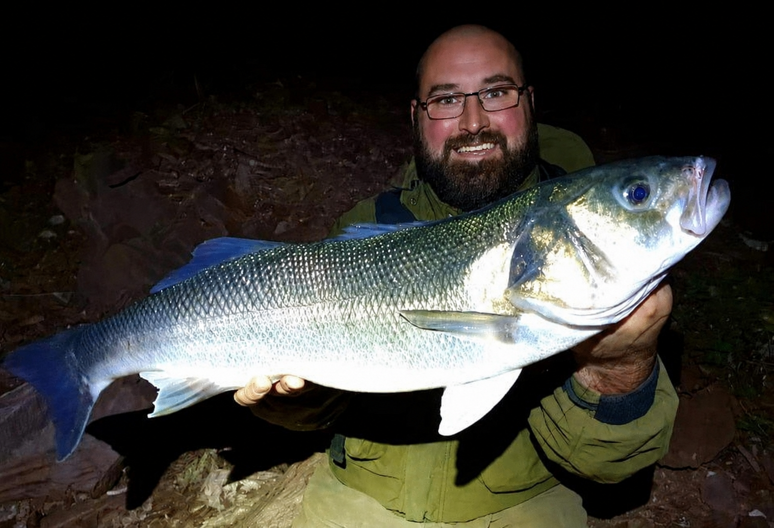 Jon Dyson shows off his catach a nice 8lb Bass
